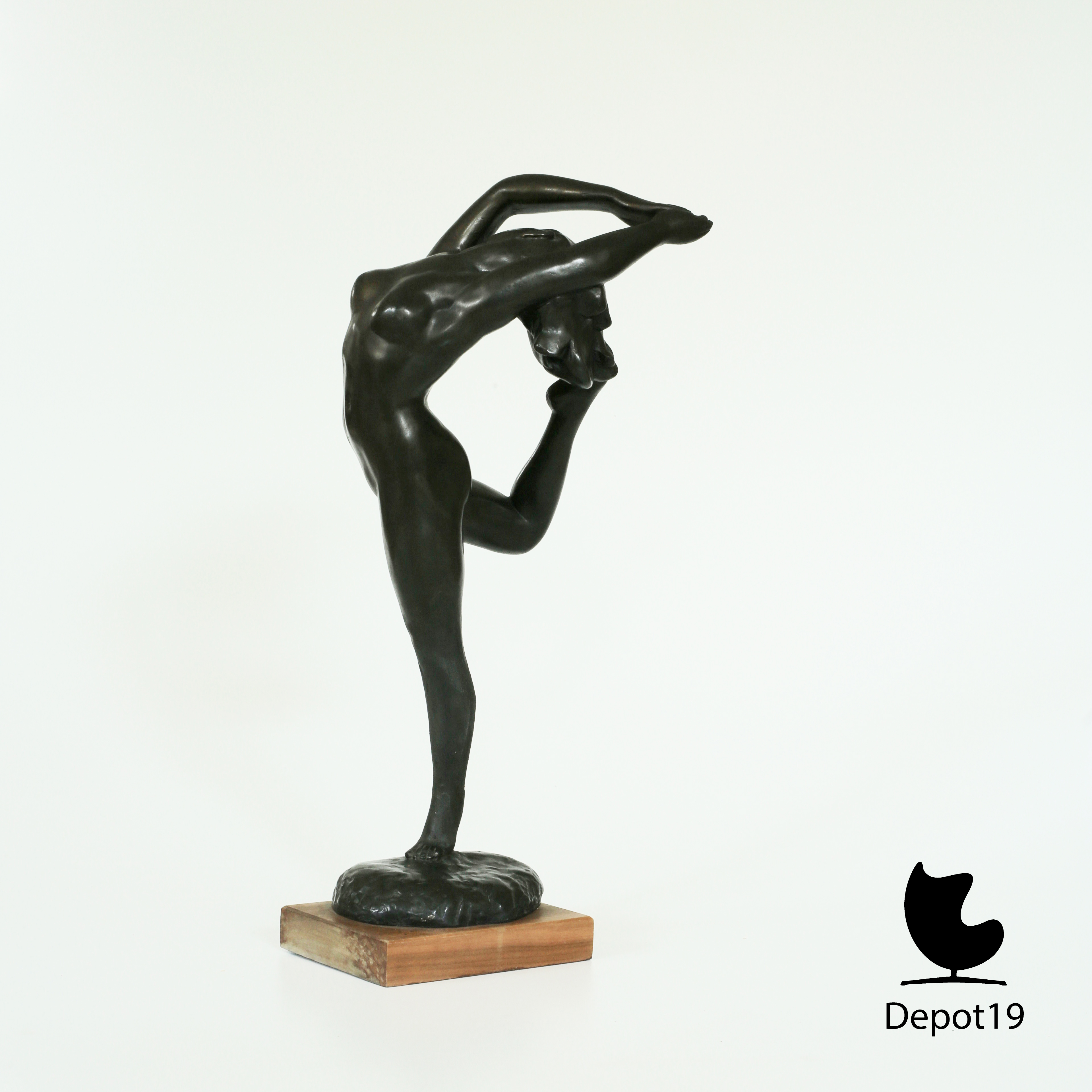 Austin prod inc sculpture of a female dancer 1963 | Depot 19