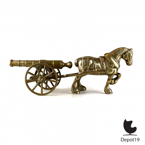 Vintage_Solid_Brass_Draft_Horse_Pulling_An_Artillery_Cannon_With_Wheels_1950s_4.jpg