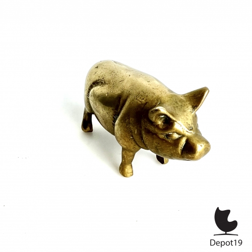 Pig_brass_sculpture_matchbox_holder_vintage_1.jpeg
