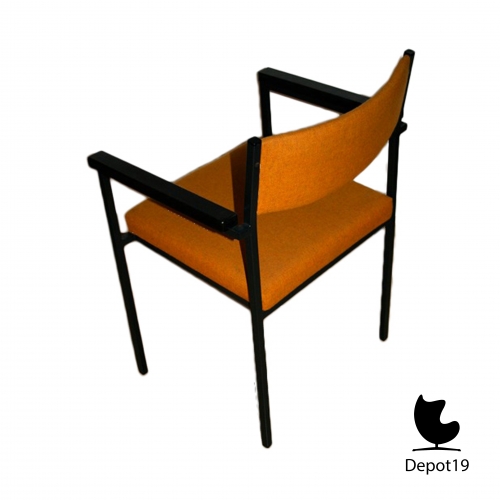 Stackable_chairs_with_arms_spectrum__depot_19_olst___8.jpg