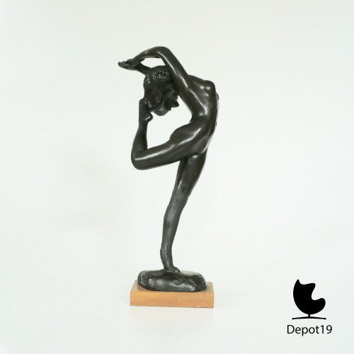 austin_sculpture_Mcleod_1963_Dancing_female_depot_19_8.jpg