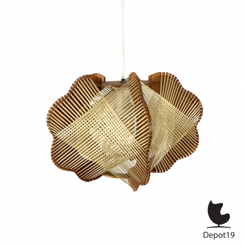 Paul_Secon_style_Vintage_Wood_and_string_pendant_lamp_2.jpg