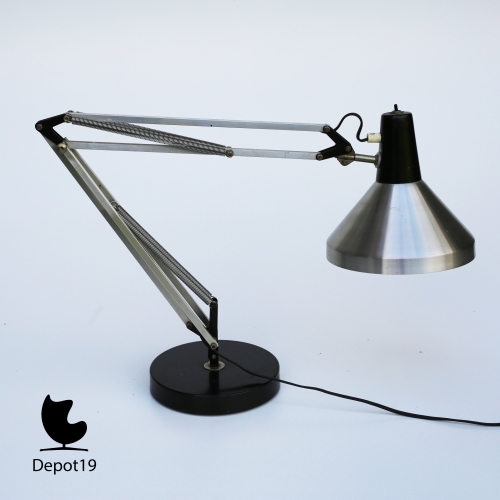 Hala_Zeist_1960s_Busquet_desk_lamp_aluminium_black_hinged_luxo_style_4.jpg