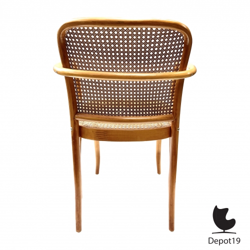 811_thonet_model_praag_811_designed_by_Josef_Hoffman_1930s_with_arms_CZ_2_3.jpg