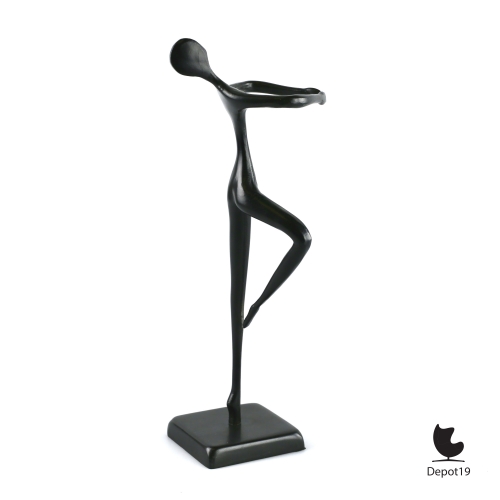 Bronze_sculpture_ballet_dancer_Retire_by_Bodrul_Khalique__Depot19_vintage_design_classics_VNTG_2.jpeg