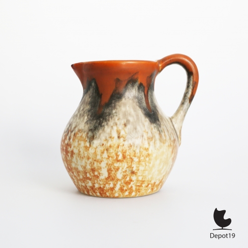 1907_Ceramics_Pottery_Pitcher_Arnhemsche_Fayencefabriek_vaas_kannetje_oranje_zwart_depot19_vintage_design_classics_olst_4.jpeg
