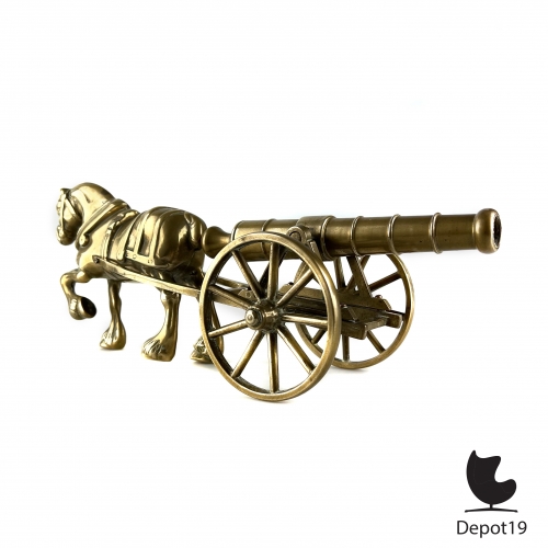 Vintage_Solid_Brass_Draft_Horse_Pulling_An_Artillery_Cannon_With_Wheels_1950s_7.jpg