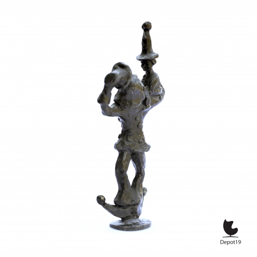 Corry_Ammerlaan_van_Niekerk_Sculpture_Figurine_Bronze_Funny_Clown_with_child_on_arm_5.jpeg