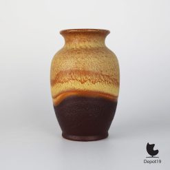 Alternative view of Dumler Breiden Model 481-18 vaas West-Duitsland 1970s keramiek