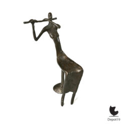 Flute_player_bronze_sculpture_Henry_Moore_style_1970s_depot19_depot_19_Olst_3b
