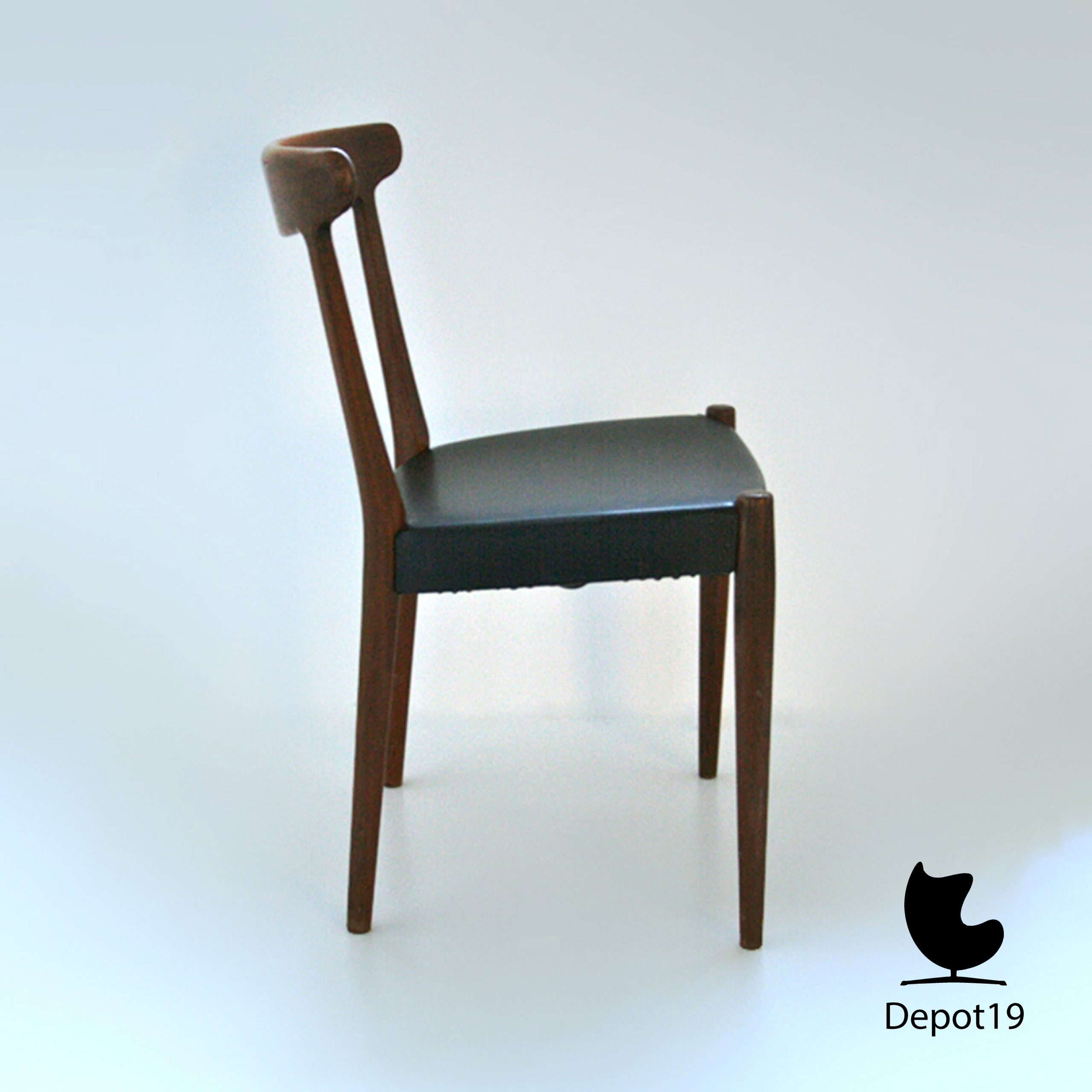 Skaraborgs Tibro Zweden W2 stoel Hans Wegner stijl - Afbeelding 3