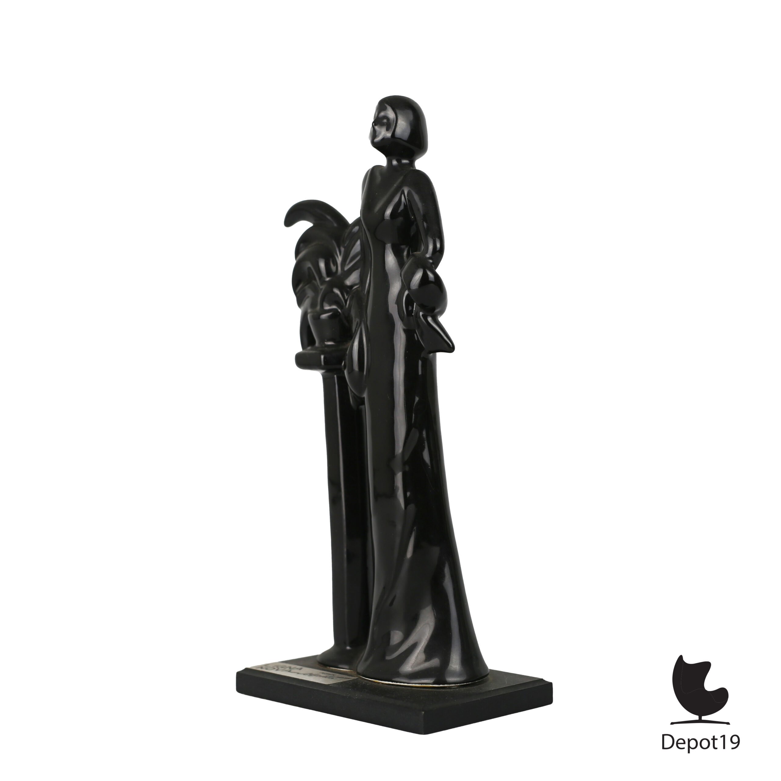 Bengt Nilsson Art Deco sculptuur JIE Keramik Sweden Ligna Nova zijaanzicht