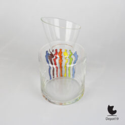 Corry Ammerlaan CAN karaf kleurrijke figuren Artihove ca 2000 zij