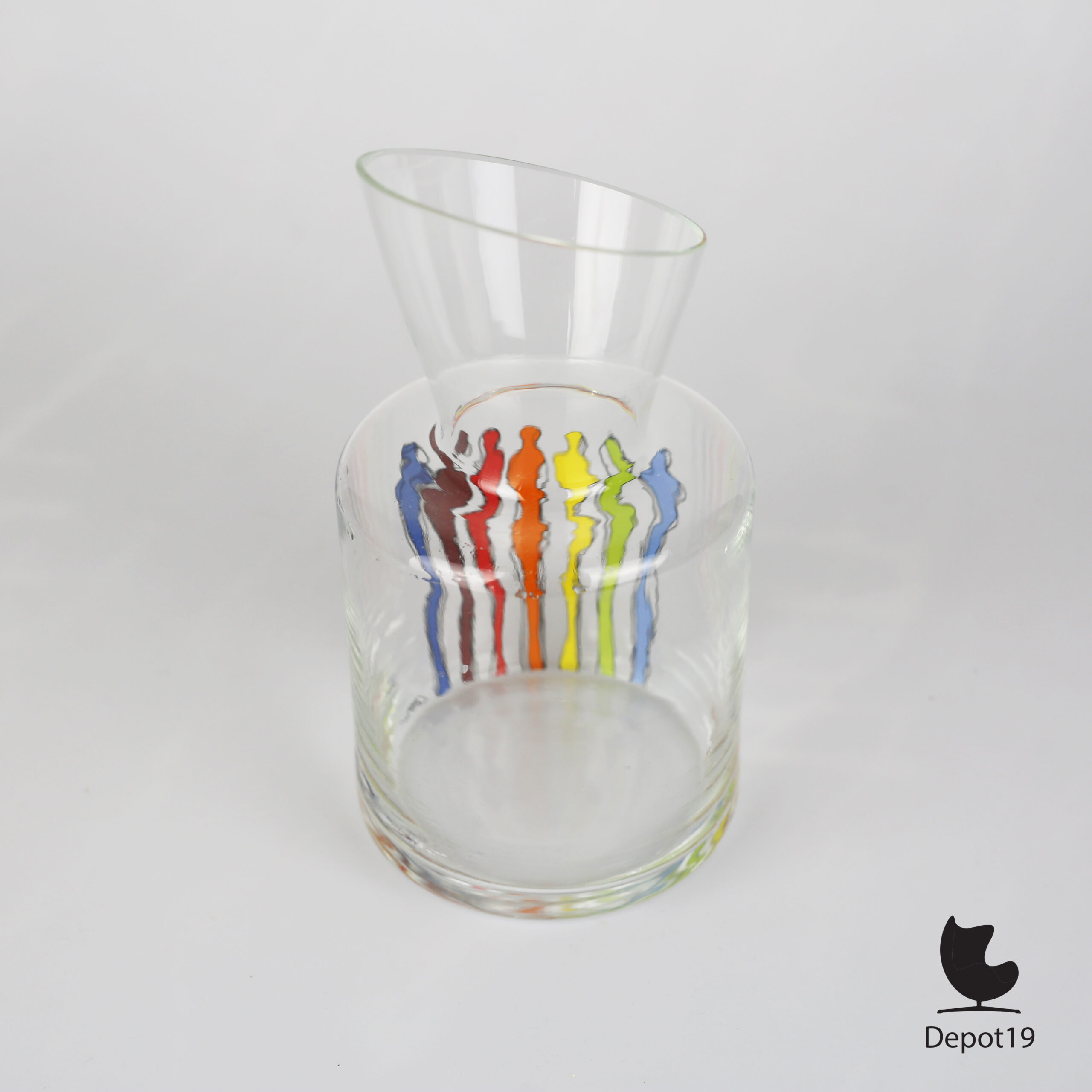 Corry Ammerlaan CAN karaf kleurrijke figuren Artihove ca 2000 zij