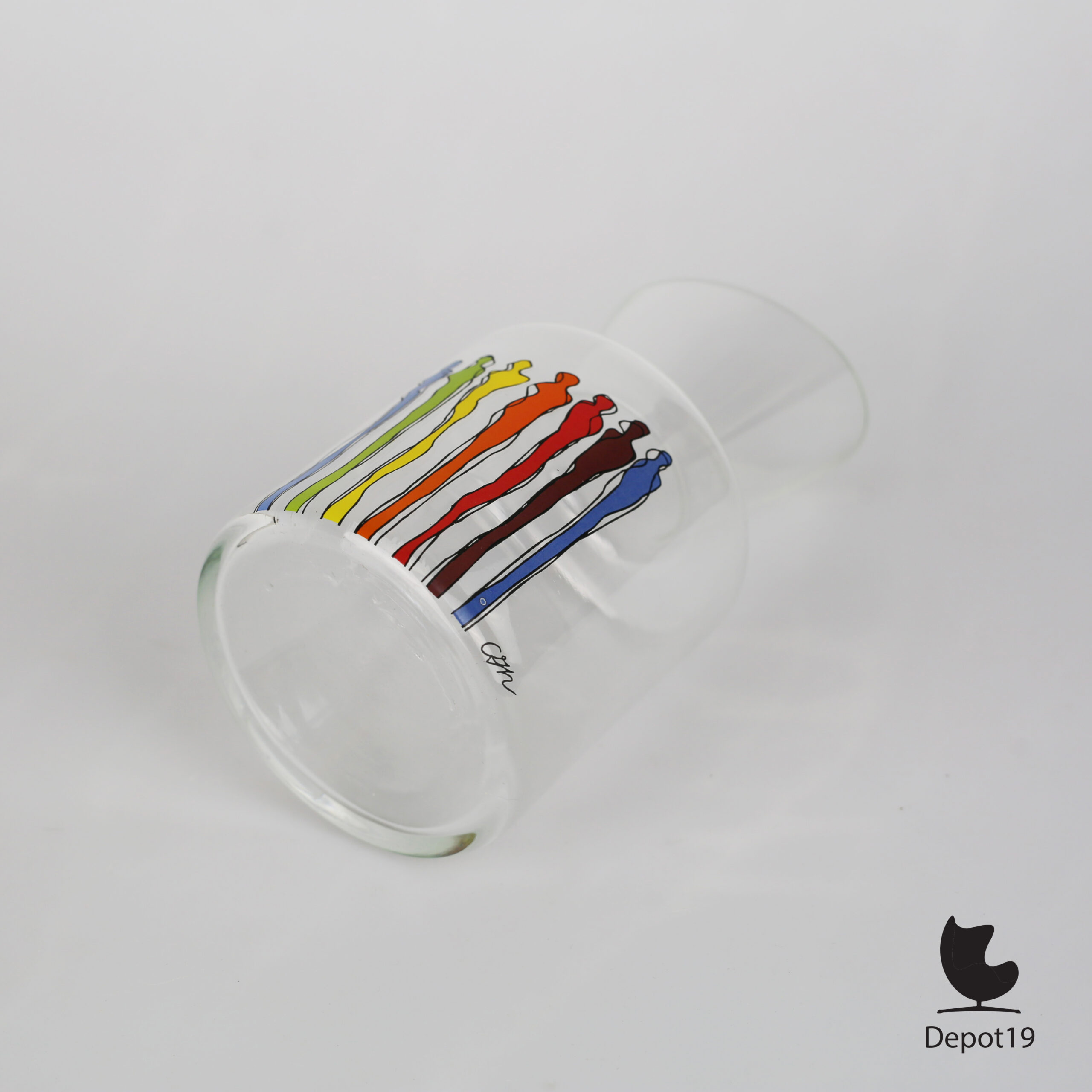 Corry Ammerlaan CAN karaf kleurrijke figuren Artihove ca 2000 onderkant