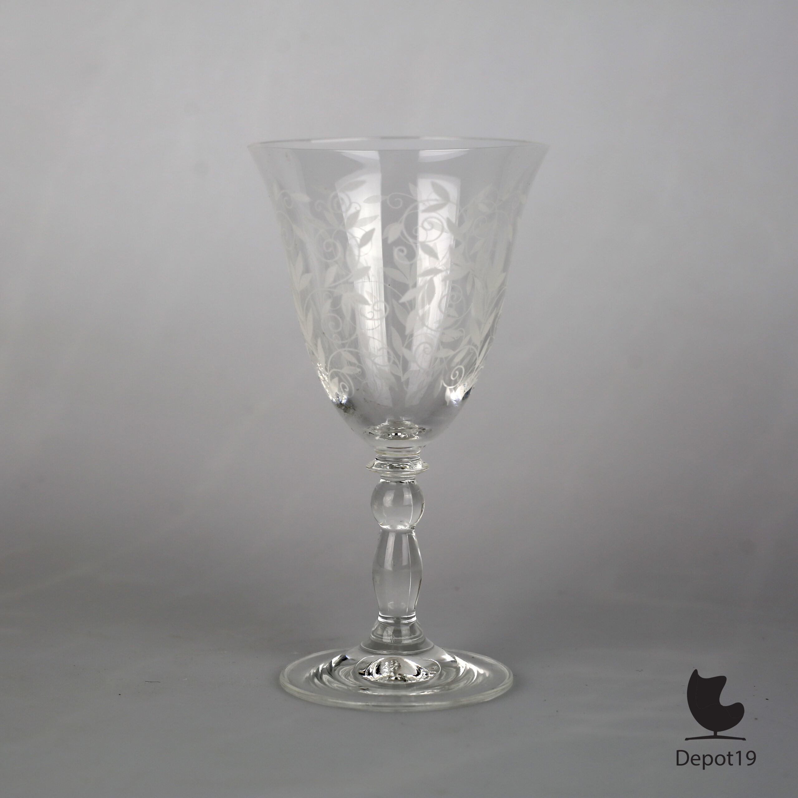 Rogaska Venetiaans gegraveerd kristalglas met bladmotief ca 1980s 6