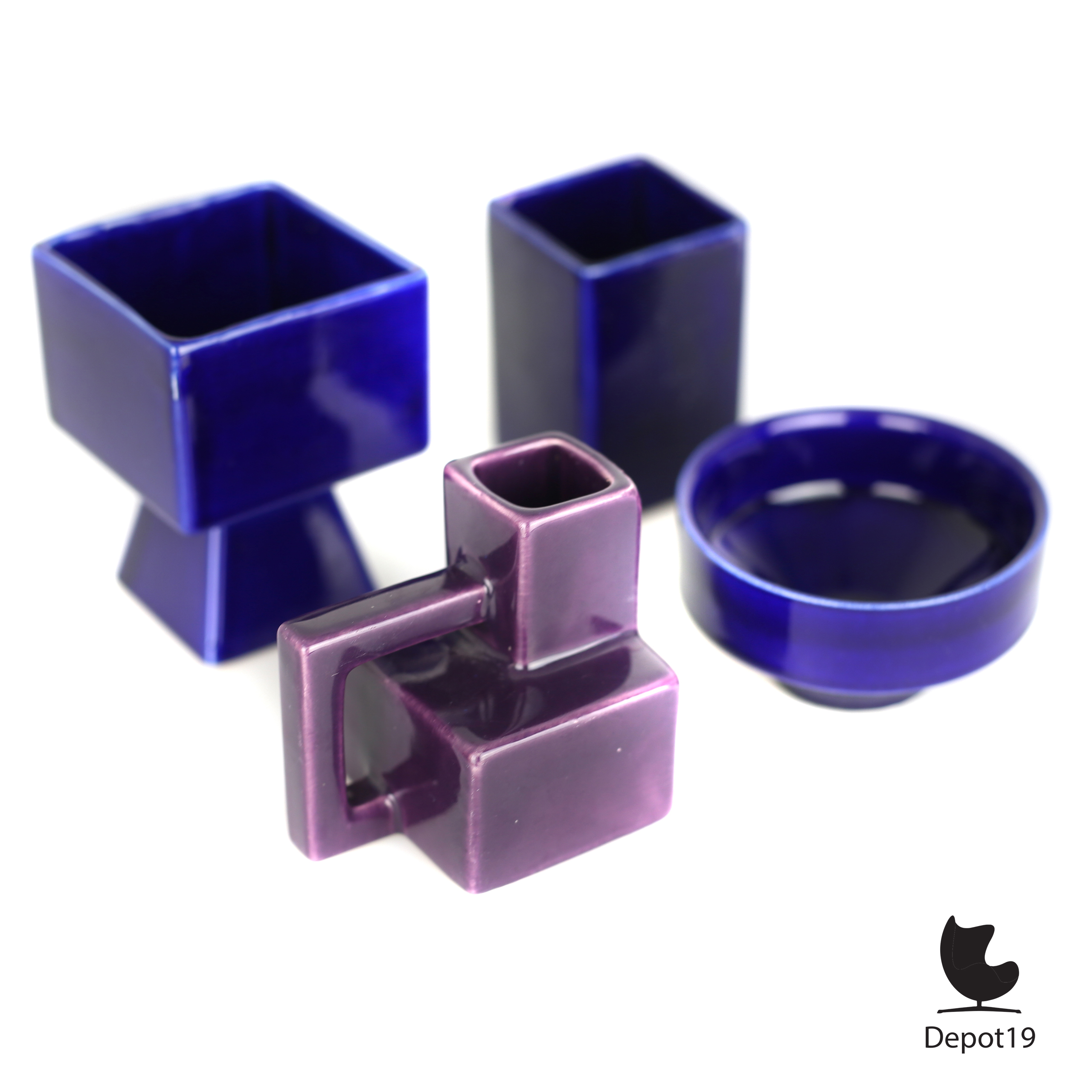 Afina Rijnsburg keramiek blokvaas met oor 1970s alle