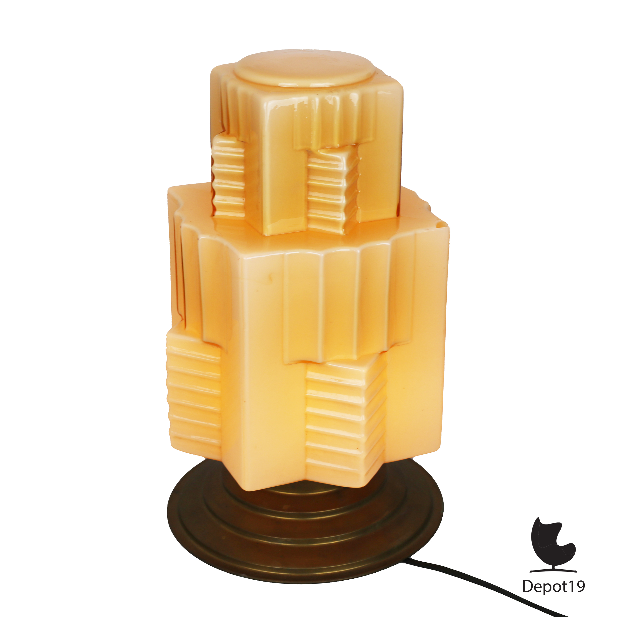 Britse Art Deco skyscraperkap tafellamp amberkleurig persglas ca 1930 3