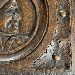 Gothic Revival eiken paneel handgesneden portret ca 1890 5